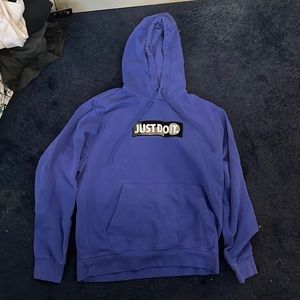 Blue medium Nike sweatshirt